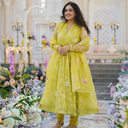 Faded Yellow Organza Suit Set With Embroidery Work