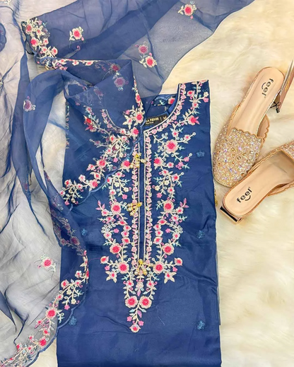 Tushita – Organza Embroidery Suit Set