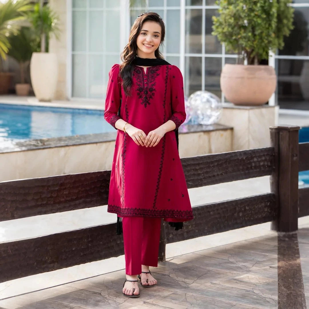 Aarvi - Black Embroidered Suit Set