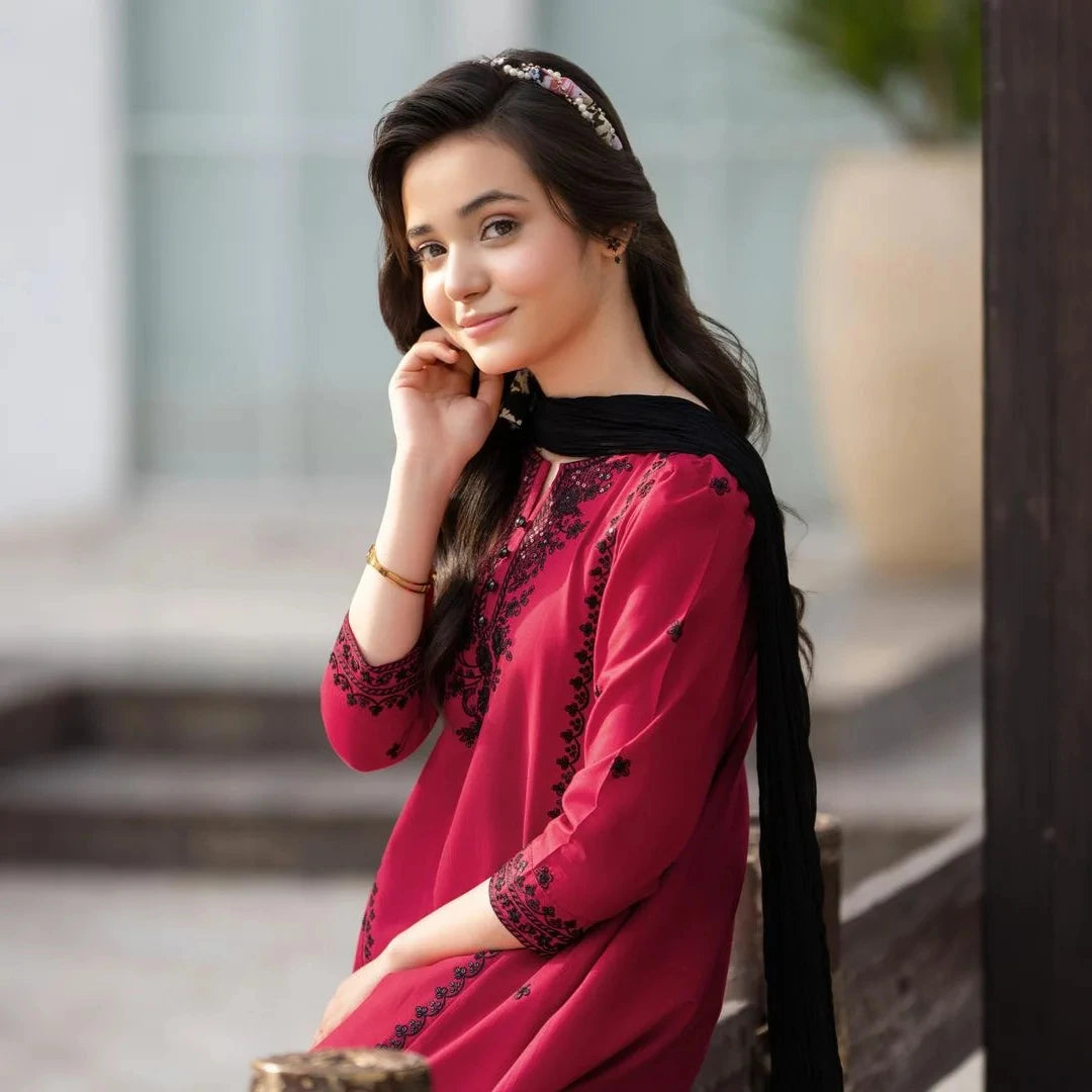 Aarvi - Black Embroidered Suit Set