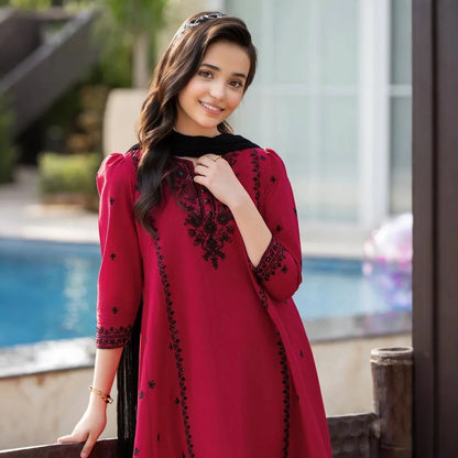 Aarvi - Black Embroidered Suit Set