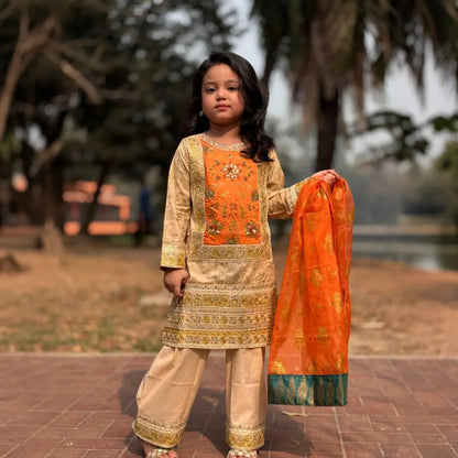 Lily-Embroidered-4 Piece Set