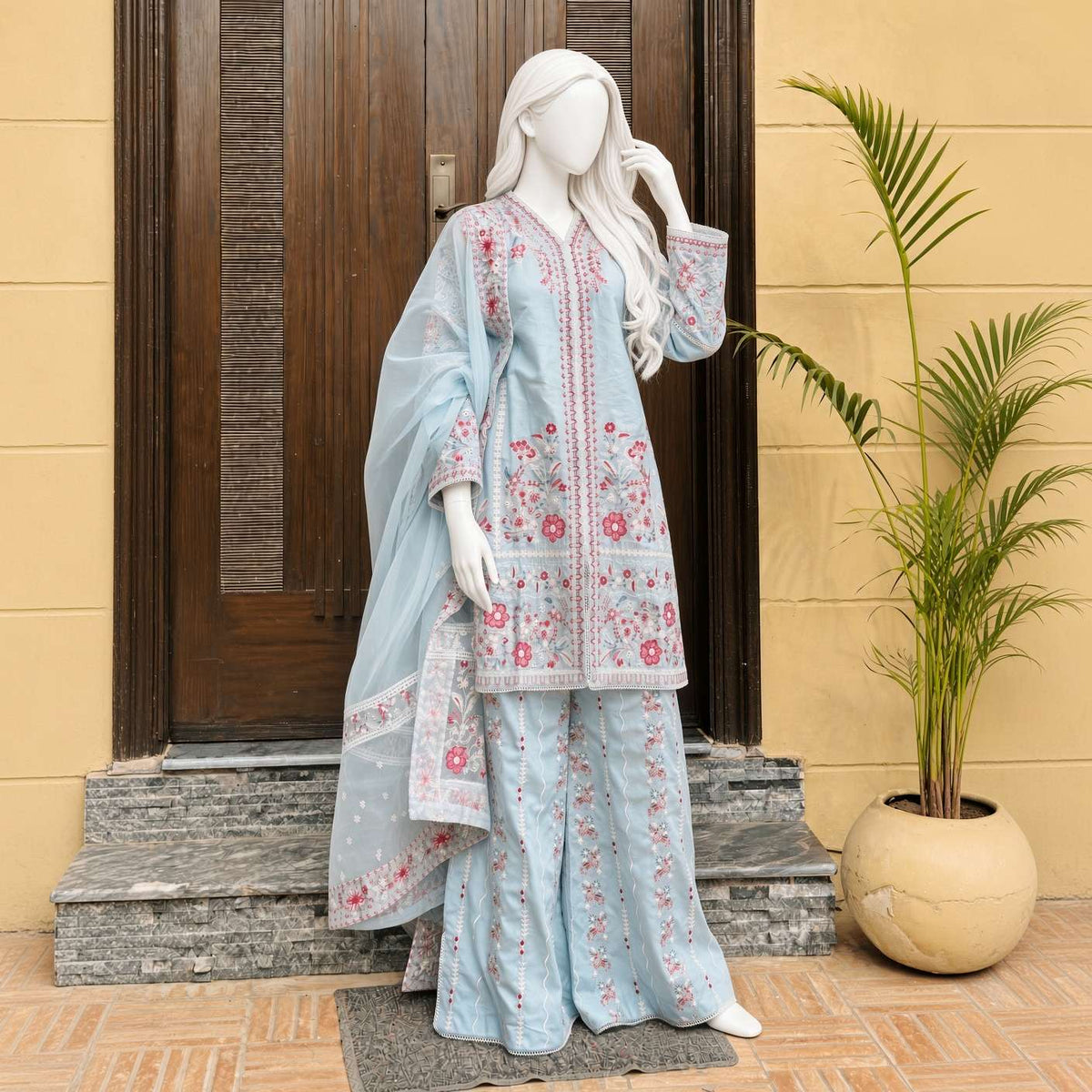 Yumna Floral Embroidered 3 Piece Set.