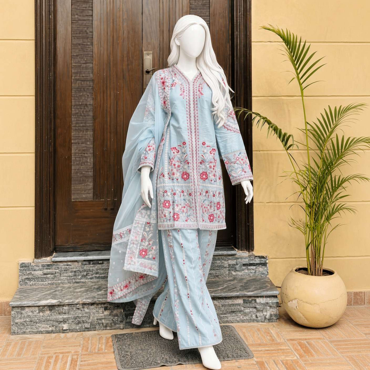 Yumna Floral Embroidered 3 Piece Set.
