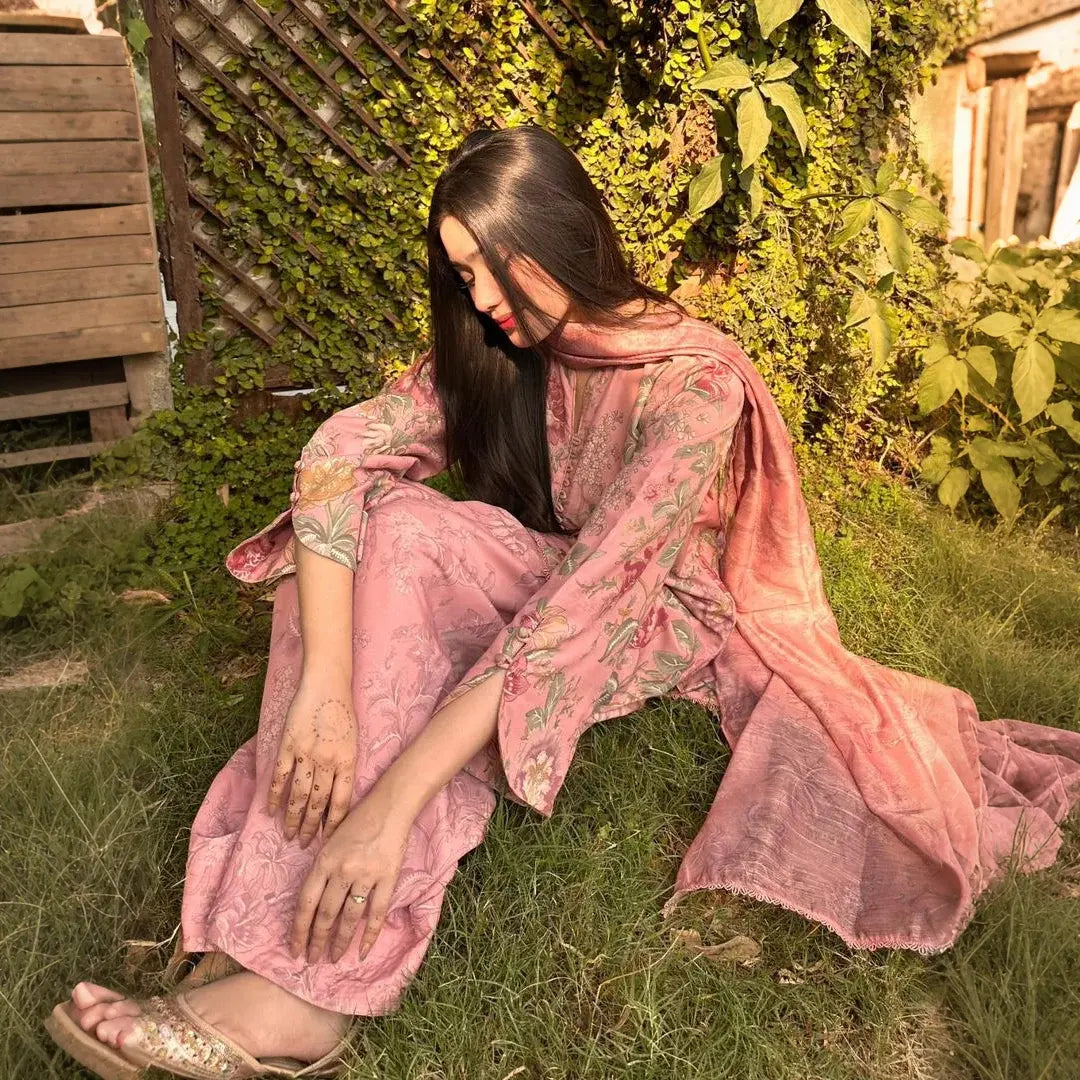 Zeenat – Floral Printed Suit Set