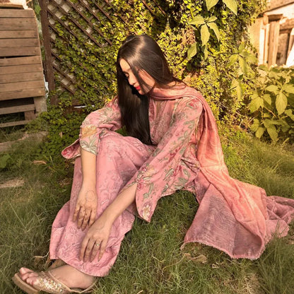Zeenat – Floral Printed Suit Set